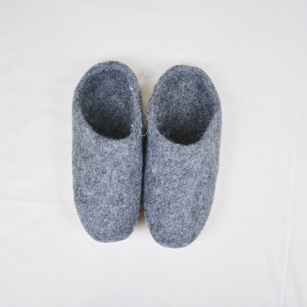 Grey Felt Winter Slippers for indoor use - Image 3