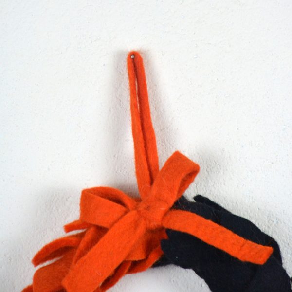High Quality Felt Leaf Wreath | Halloween and Autumn Decorations - Image 5