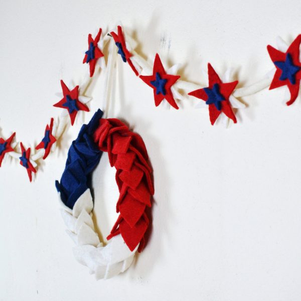 Felt Leaf Wreath for Fourth of July Decoration - Image 7